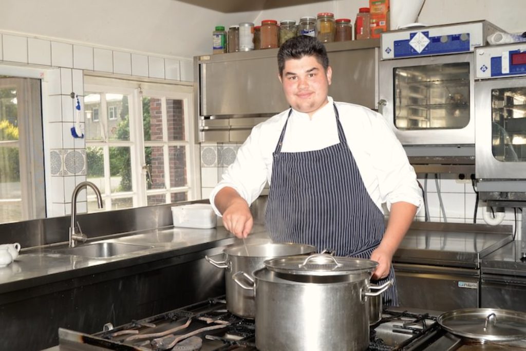 Wir begrüßen unseren neuen Auszubildenden Oliver Friedrich