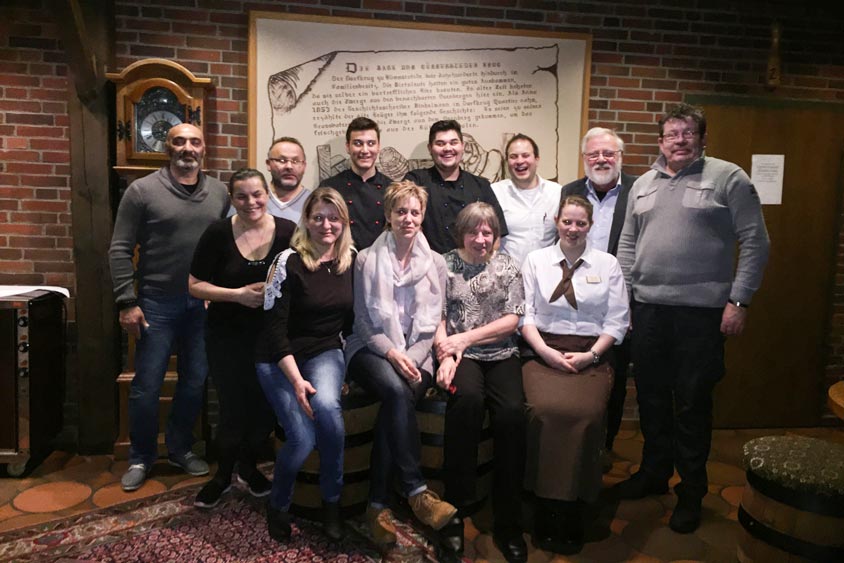 Die Auszubildenden des Bümmersteder Kruges haben am Montag ihre Eltern und ihre Ausbilder zu Tisch gebeten.