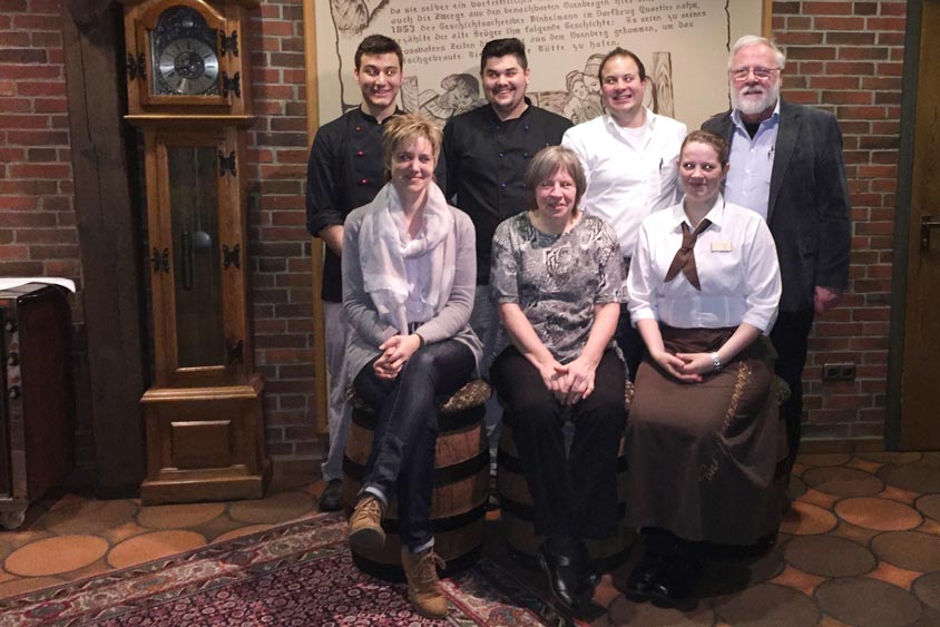 Azubis und Ausbilder des Bümmersteder Kruges.