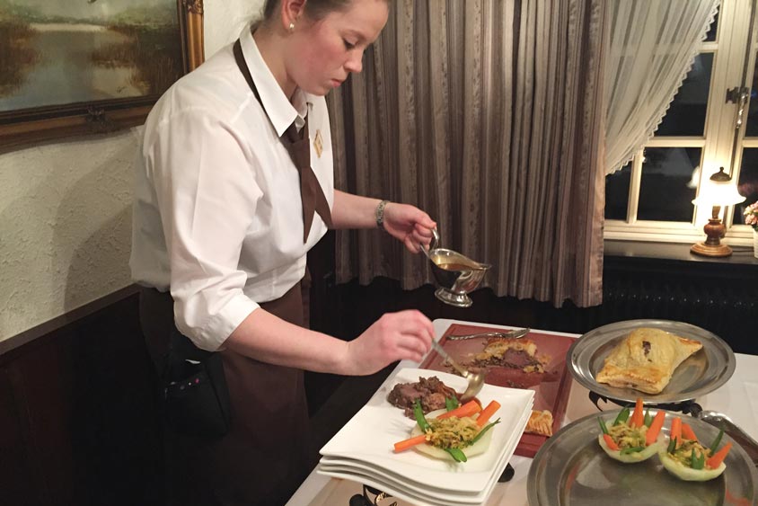 Vorbereitung der Hauptspeise.