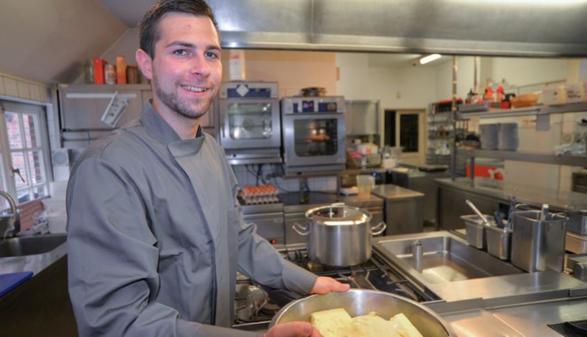 Patrick Kubicki hat im Bümmersteder Krug eine Ausbildung zum Koch begonnen.
