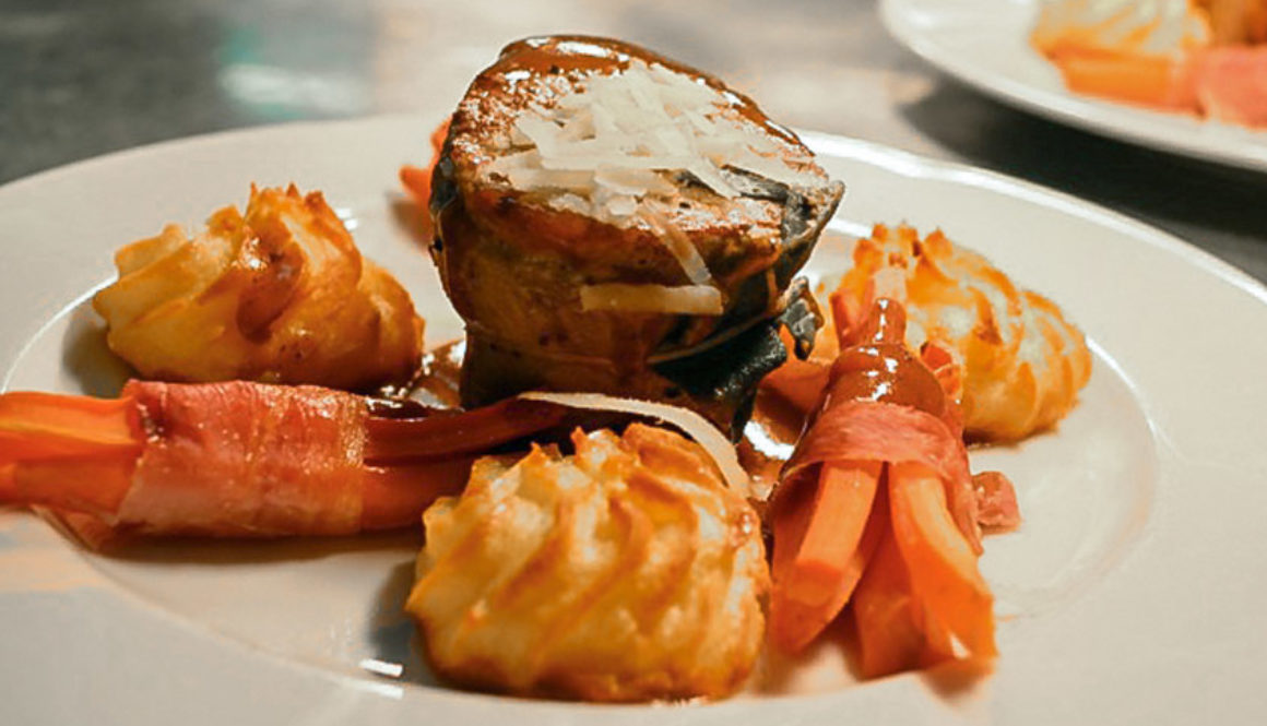 Von Gänsebraten über Wildplatten bis hin zum legendären Speckmanns Grünkohl wird das Team vom Bümmersteder Krug in den kommenden Wochen für Gaumenschmaus in Oldenburg sorgen.