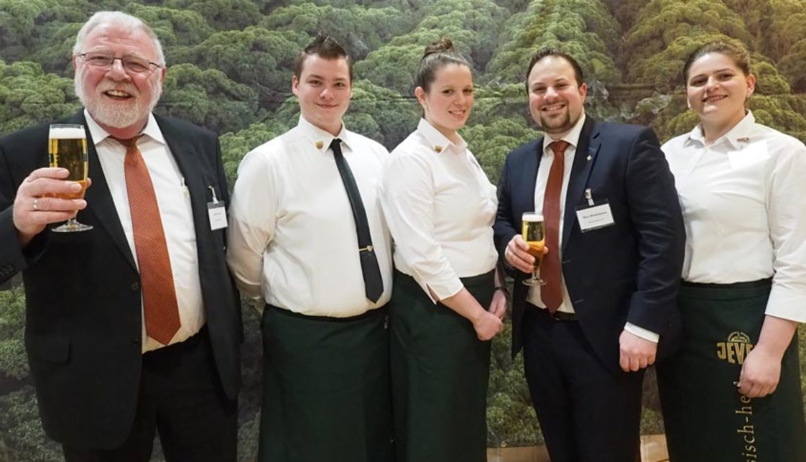 Auch zum 61. traditionellen „Defftig Ollnborger Gröönkohl-Äten“ haben wir unseren Grünkohl nach Berlin gebracht.