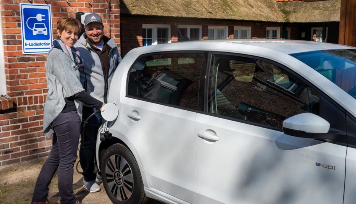Der Bümmersteder Krug bietet nun eine Ladestation für Elektroautos in Oldenburg.