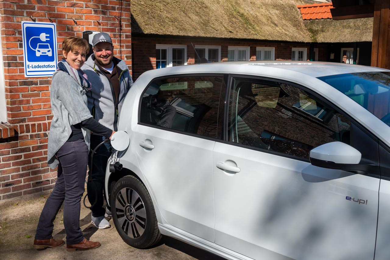 Der Bümmersteder Krug bietet nun eine Ladestation für Elektroautos in Oldenburg.
