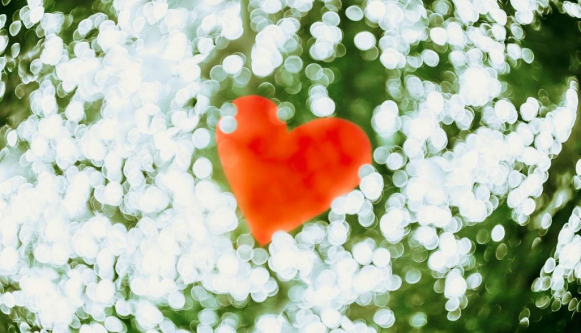 In der Zeit vor dem Valentinstag können sich verliebte Paare bei einem Candle-Light-Dinner tief in die Augen schauen.