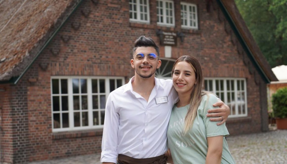 Unsere neuen Auszubildenden Chaymae Bougteba und Ali Amri