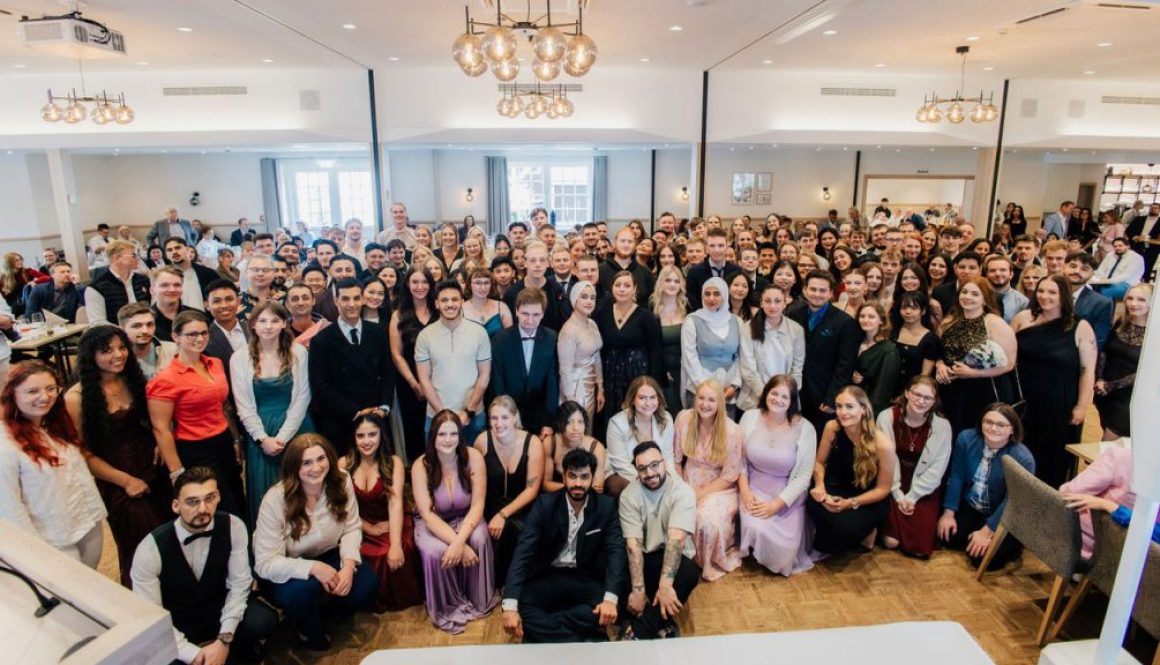 r 100 frisch ausgebildete Fachkräfte aus Gastronomie und Hotellerie wurden in einer festlichen Zeremonie im Wardenburger Hof geehrt.